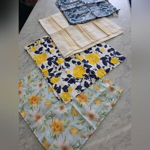 Set of Floral & Stripe Cloth Napkins - Yellow & Navy
